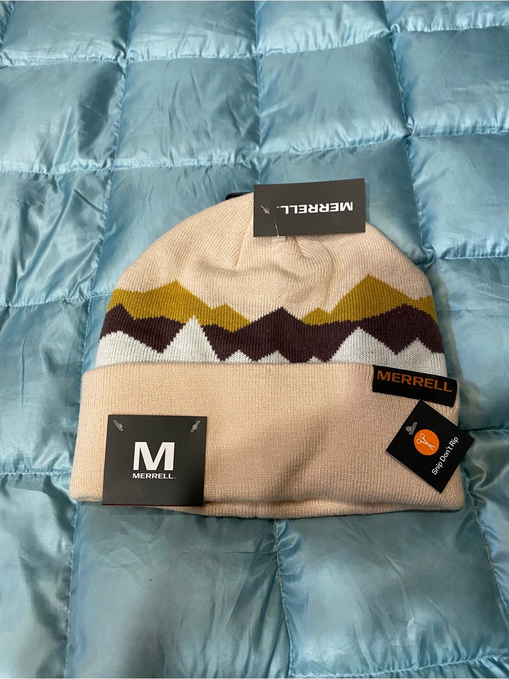 NWT Merrell Mountain Knit Beanie Retail $42